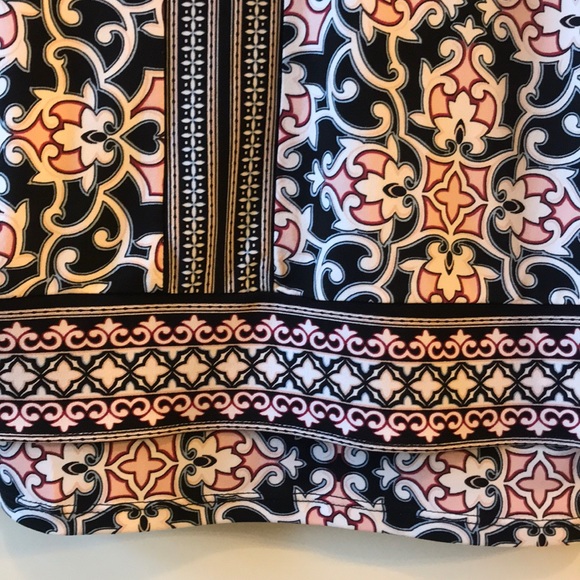 Like New White House Black Market sleeveless top - Picture 7 of 8